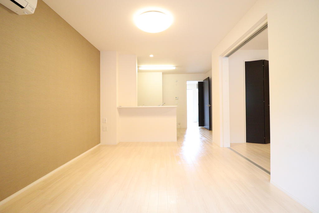 居室・リビング　照明付きなのでご用意不要です☆