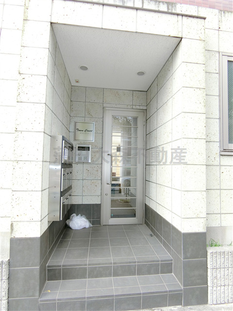 エントランス　オートロック付！