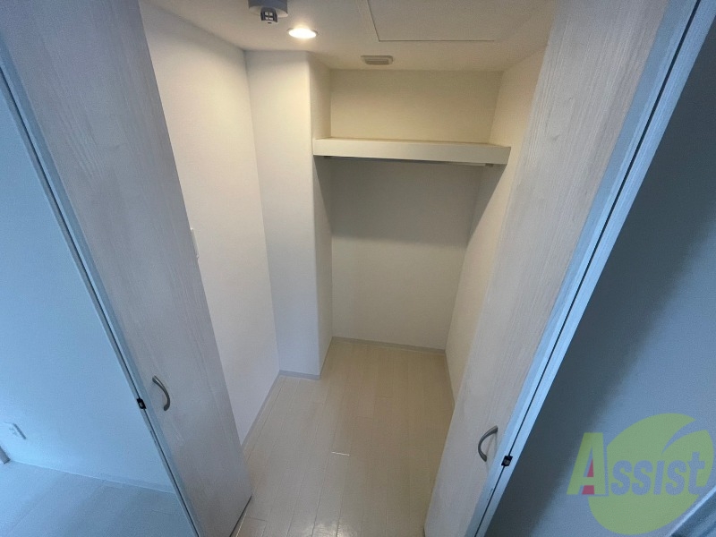 収納　クローゼットは奥行きもあり、荷物が多い方でも安心です。