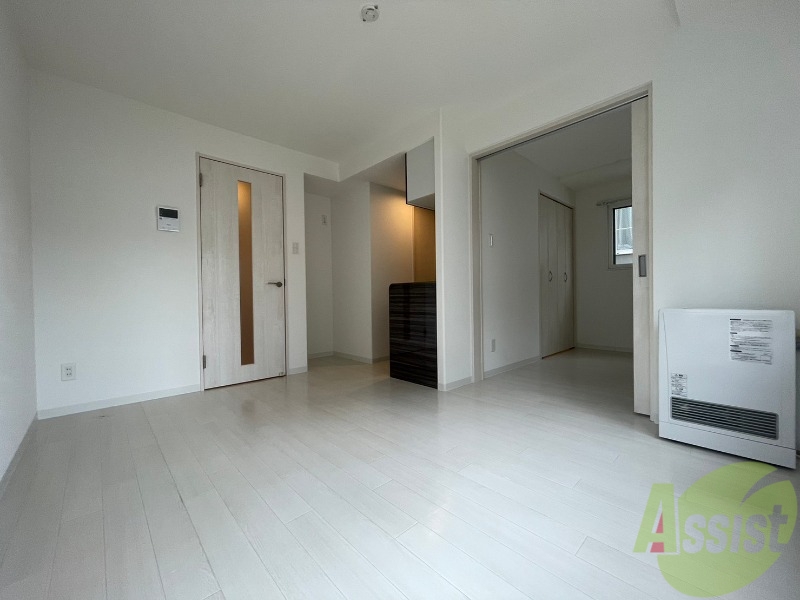 居室・リビング　広くてキレイなお部屋が広がっていて、充実した生活が送れそう。