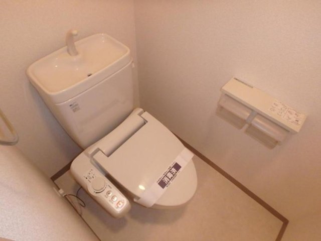 トイレ　トイレもきれいです