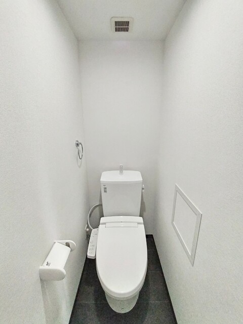 トイレ　★★トイレは嬉しい洗浄機能付き便座です♪★★