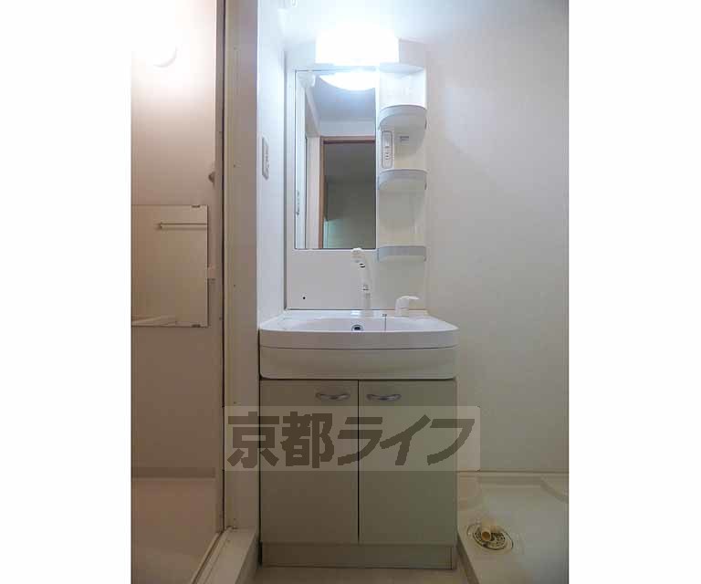 洗面設備　洗面台です。