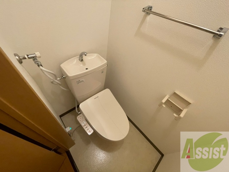 トイレ　こちらはトイレです。清潔感があり、安心して使用できます。