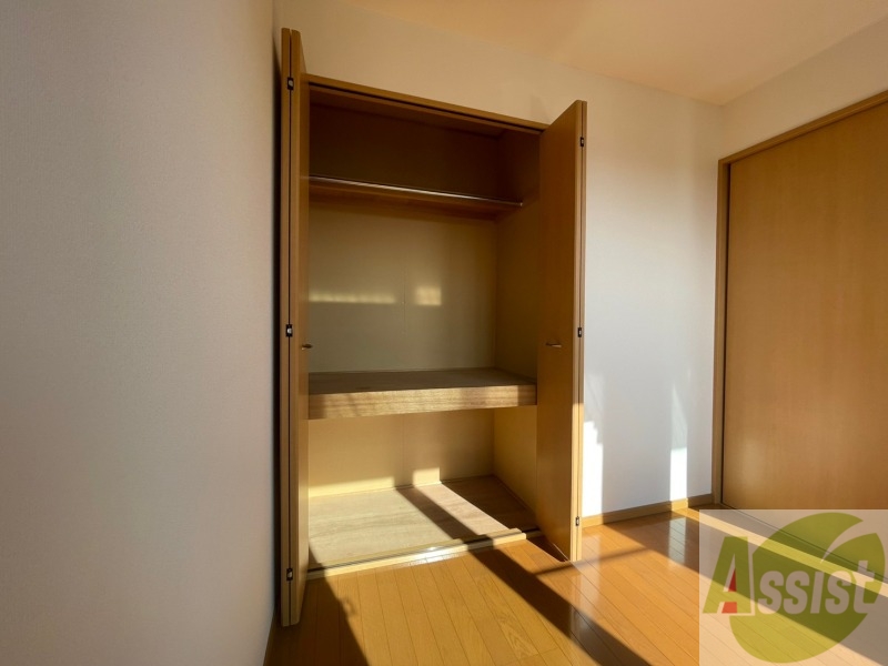 収納　寝室の収納です。部屋がすっきり片付きます。