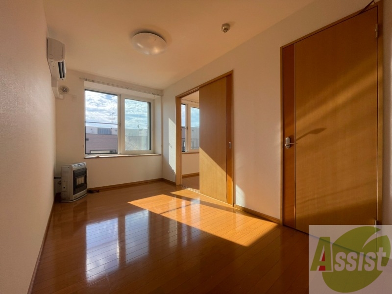 居室・リビング　広くてキレイなお部屋が広がっていて、充実した生活が送れそう。