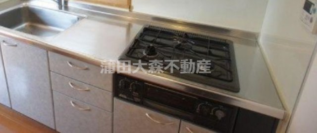 キッチン　3口ガスグリル付システムキッチン