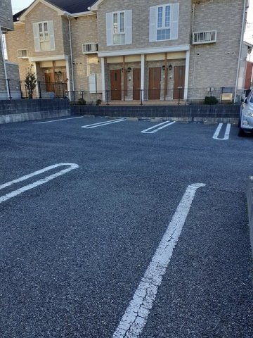 駐車場　駐車場に車を止められます