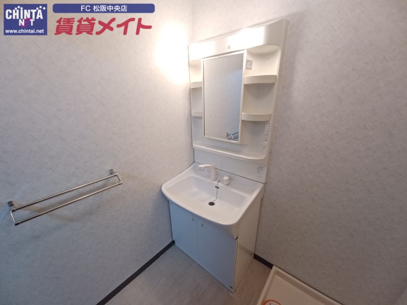 洗面設備　同型参考写真