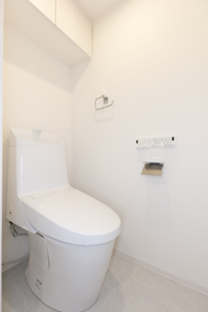トイレ　※写真は同タイプ住戸です。