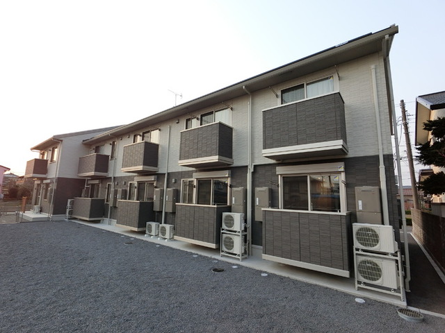 建物外観　南向きで日当たり良好　インターネット無料