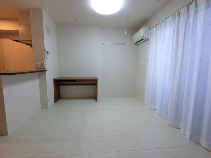 居室・リビング　南向きの明るいリビング