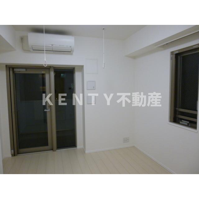 居室・リビング　こちらの居間で趣味の時間をお楽しみください