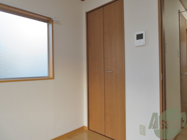 収納　クローゼットがありました。お洋服や荷物はここへ