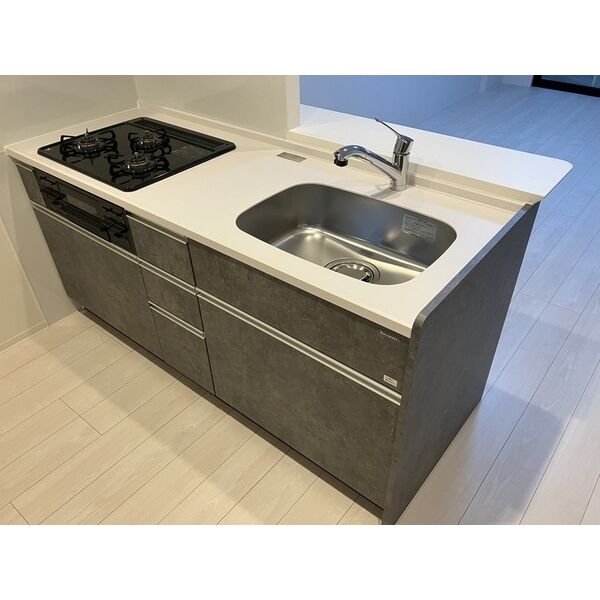 キッチン　※別部屋の参考写真、現況優先※