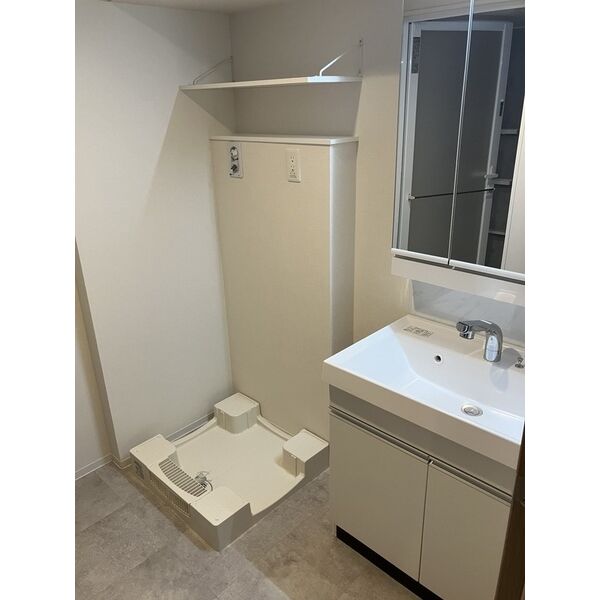 洗面設備　※別部屋の参考写真、現況優先※