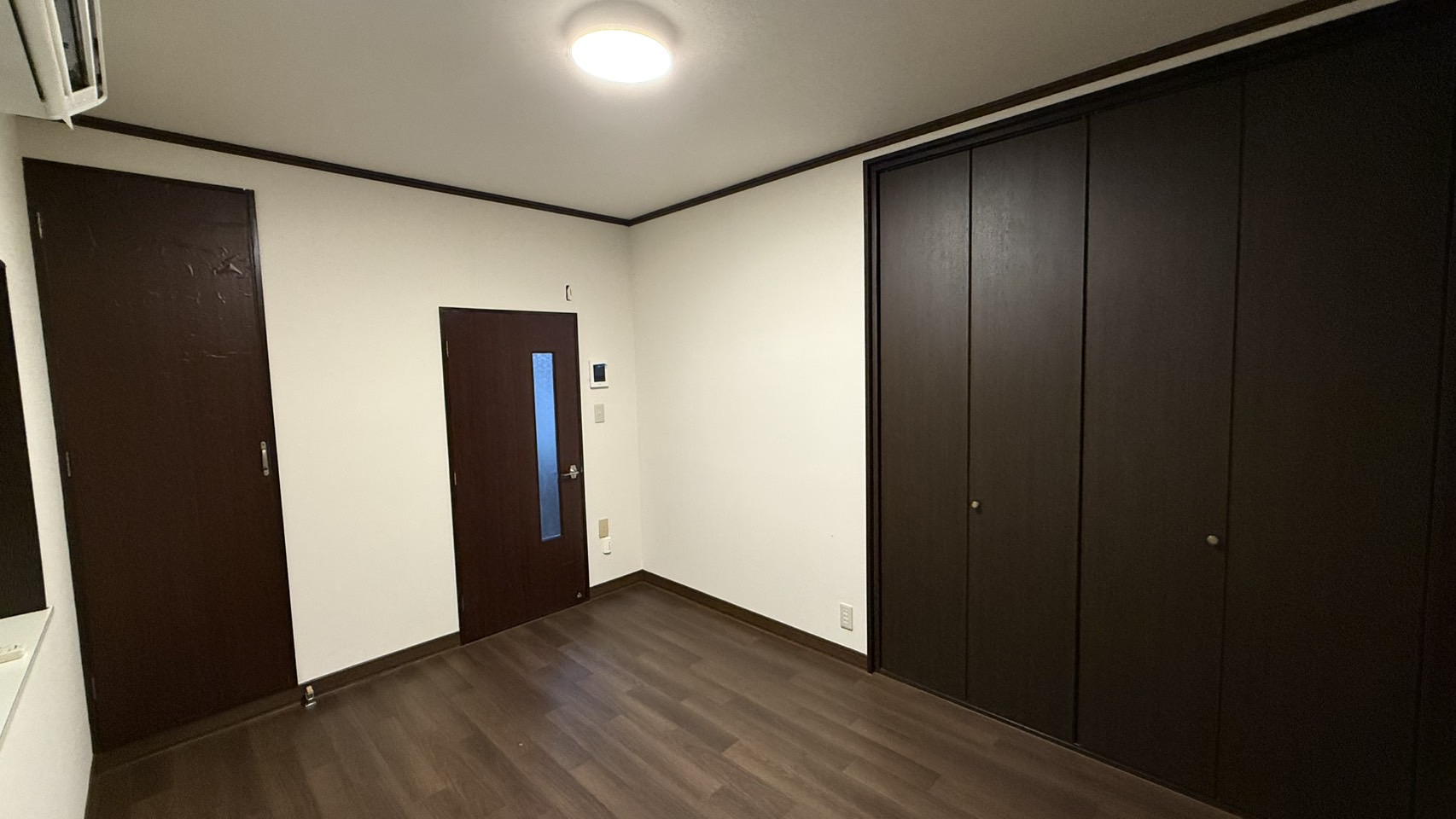 収納　収納複数あり、コート収納可