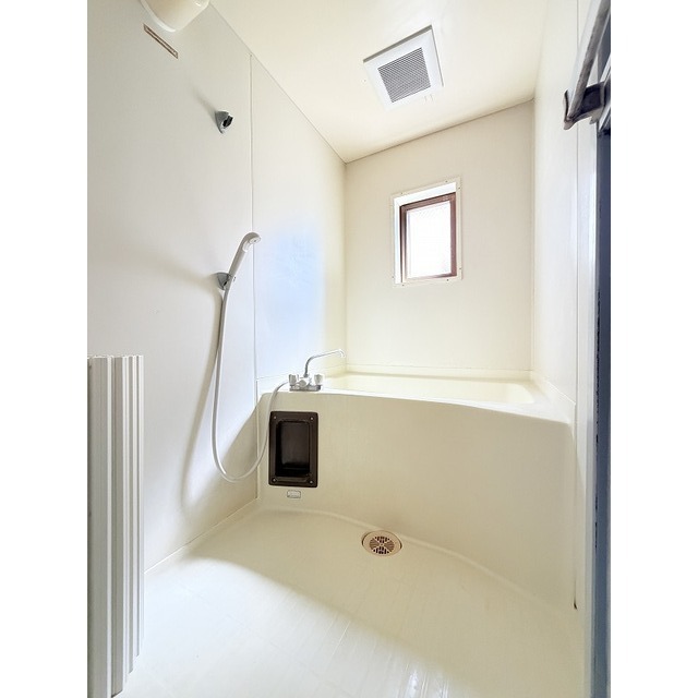 バス・シャワールーム　お風呂はもちろんバス・トイレ別です♪
