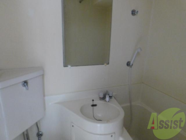 洗面設備　鏡つきの洗面