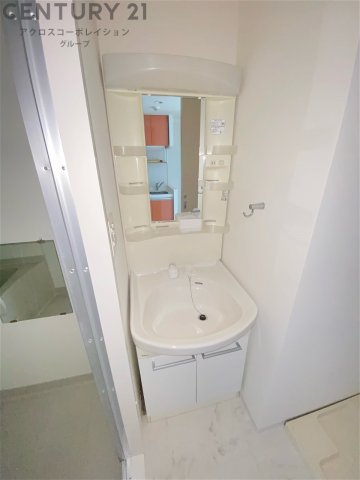 洗面設備　収納スペースもある独立洗面化粧台付き☆