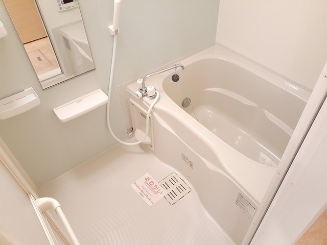 バス・シャワールーム　浴室乾燥・追い炊き機能付きのバスルーム♪