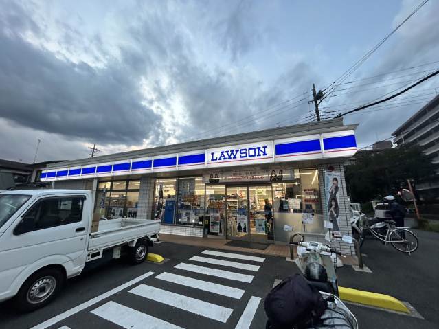 コンビニ　ローソン相模原鵜野森１丁目店（コンビニ）まで277m