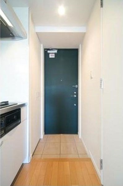 玄関　弊社は全物件が仲介手数料半月分でご紹介可能です。