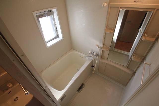 バス・シャワールーム　※６０１号室内装写真参照