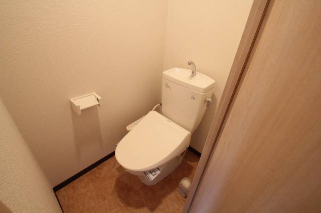 トイレ　※６０１号室内装写真参照