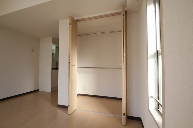 収納　※６０１号室内装写真参照