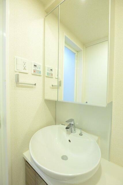 洗面設備　朝の身支度には欠かせない独立洗面化粧台