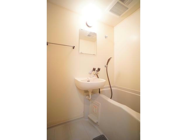 バス・シャワールーム　浴室乾燥機付き