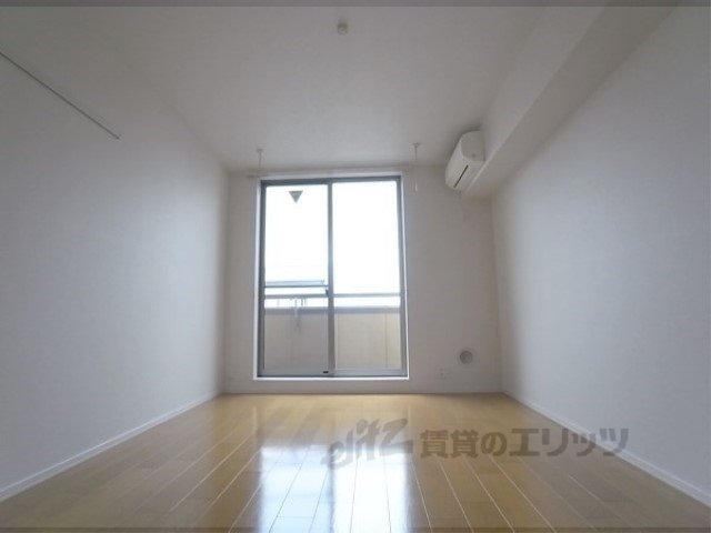 居室・リビング　８．６帖の広さです