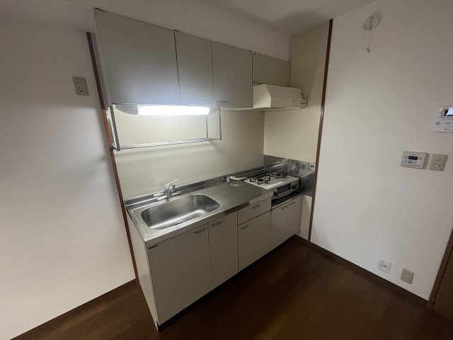 キッチン　コンパクトなキッチンで掃除もラクラク