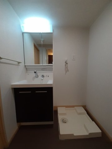 洗面設備　使いやすい洗面所です