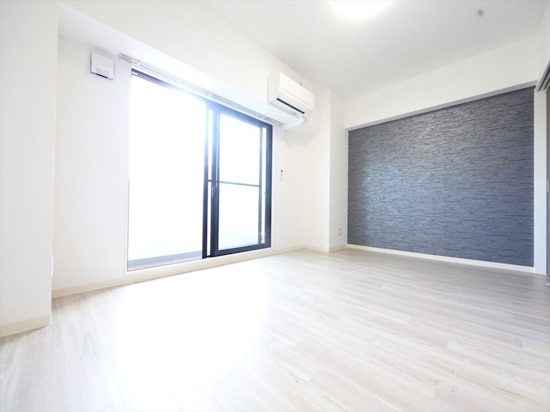 バルコニー　ＬＤＫ12.9帖　システムキッチン　エアコン完備　バルコニー