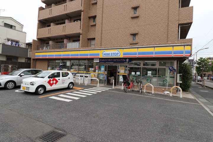 コンビニ　ミニストップ（コンビニ）まで69m