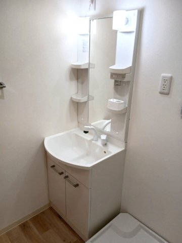 洗面設備　独立洗面台です