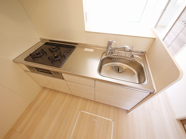 キッチン　コンパクトなキッチンで掃除もラクラク