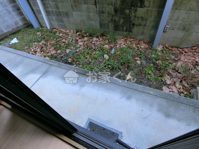 バルコニー　(別のお部屋の写真です)