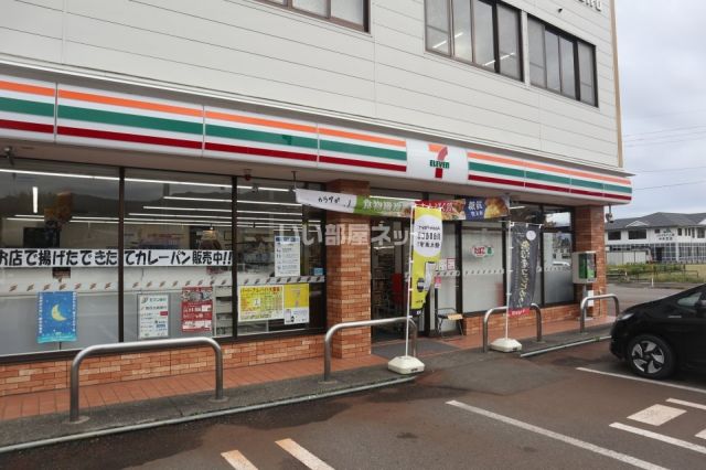 コンビニ　セブンイレブン上越高田インター店（コンビニ）まで1285m