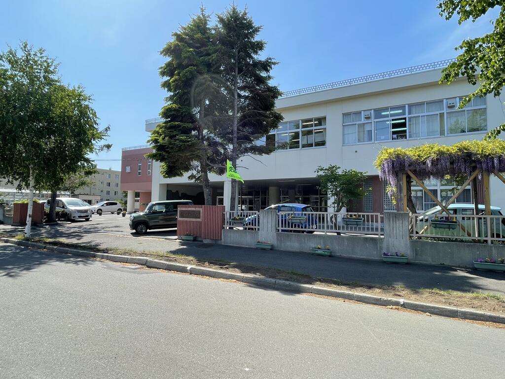 小学校　札幌市立前田中央小学校（小学校）まで387m