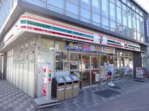 コンビニ　セブンイレブン 横浜鶴見豊岡町店（コンビニ）まで101m