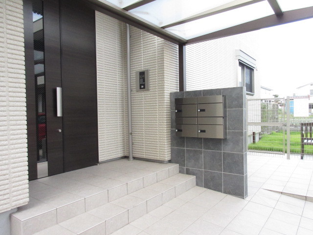 ロビー　安心のオートロック完備