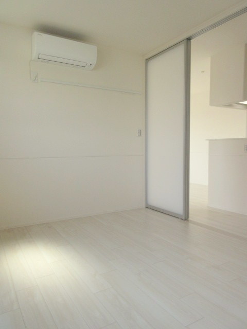 その他部屋・スペース　ワイドクローゼットのある寝室