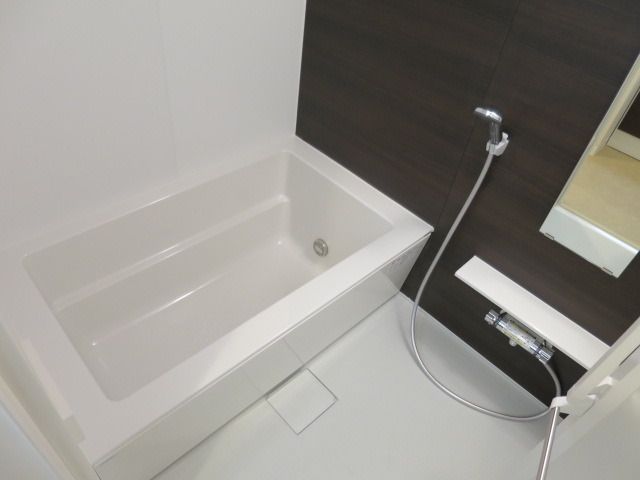 バス・シャワールーム　広くて綺麗なお風呂です