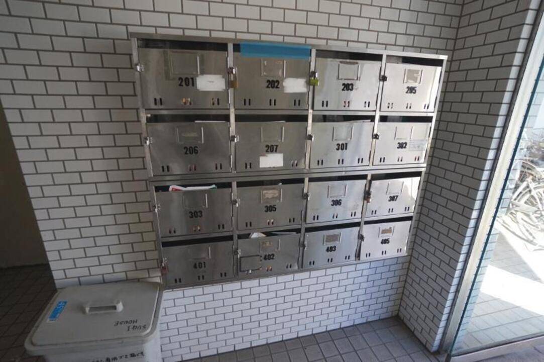 エントランス　メールBOX