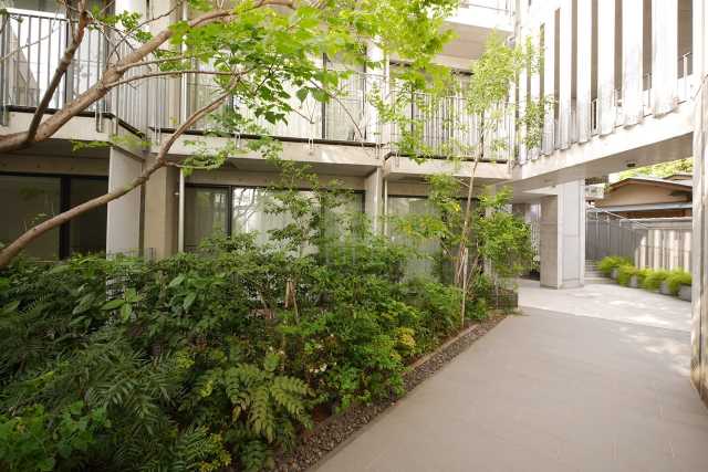 エントランス　TETOTE