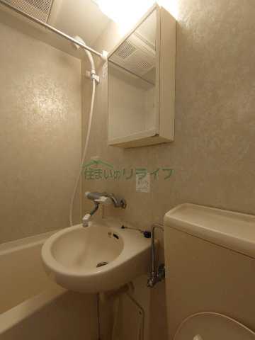 洗面設備　別部屋の画像になります。