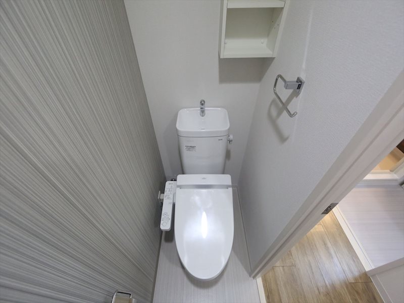 トイレ　温水洗浄暖房便座付トイレ